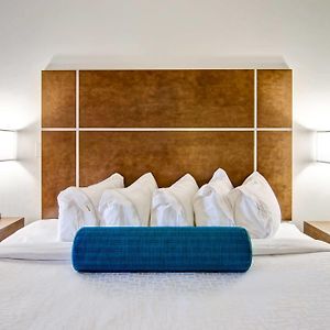 Barrier King Room